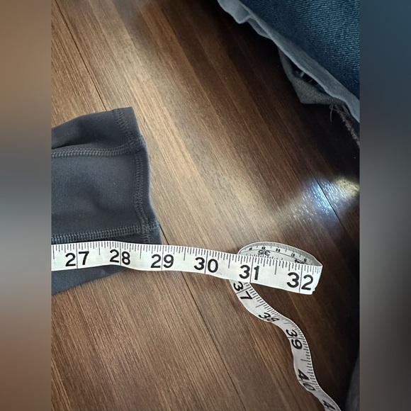 Alo Yoga High-Waist Cargo Legging Anthracite grey size medium sold out online - Picture 7 of 9